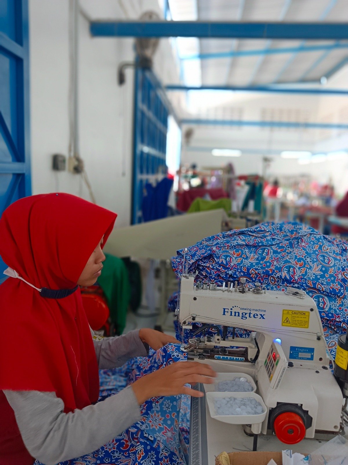 Ruang jahit - menjahit kain batik
